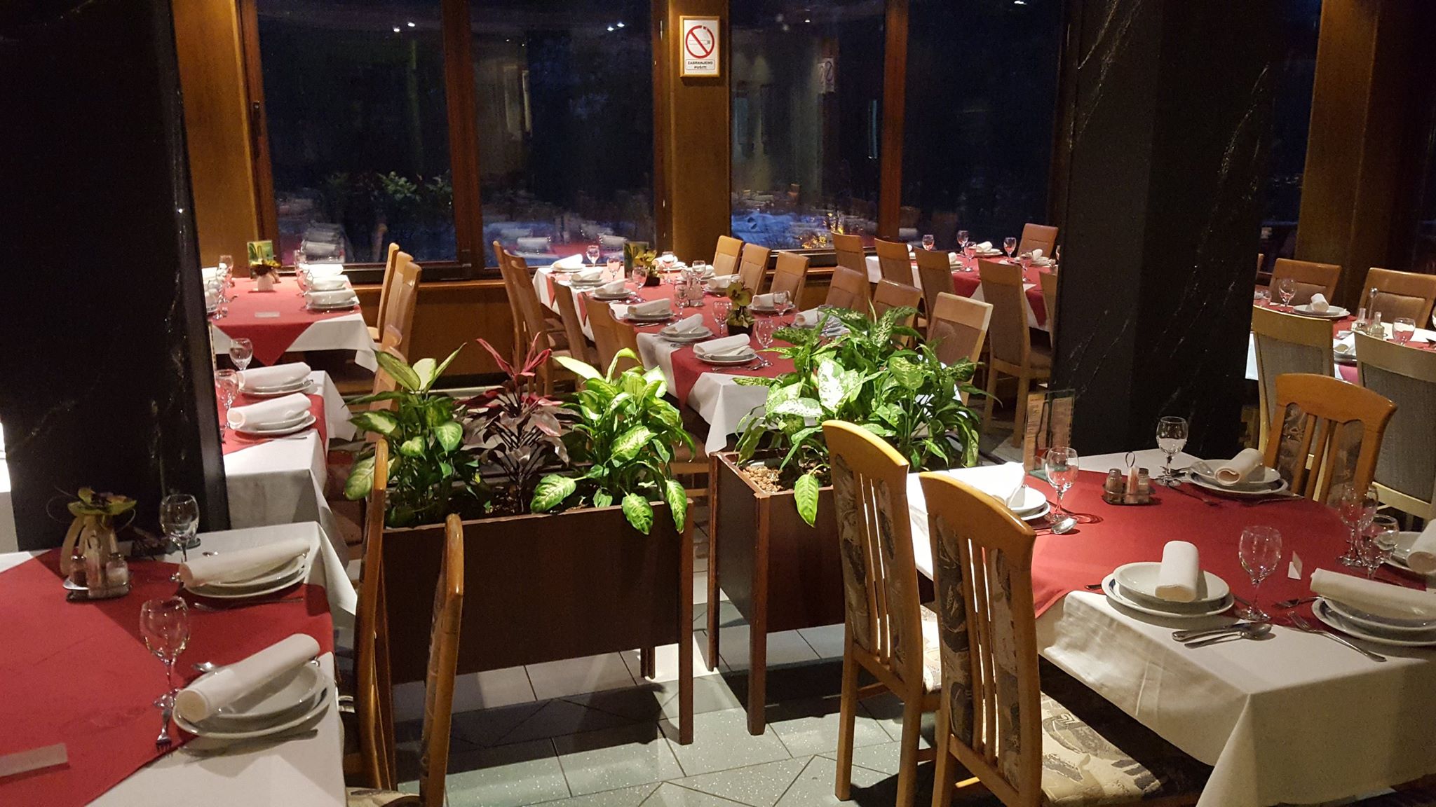 Restaurant table setup